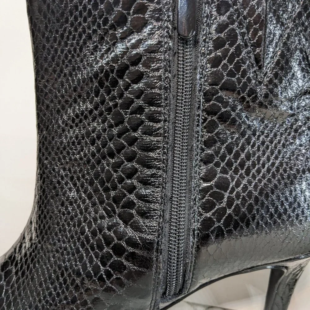 Torrid Black Snakeskin Print Pointed Side Zip Bootie Boot - size 10 Wide - NWT - Picture 4 of 12